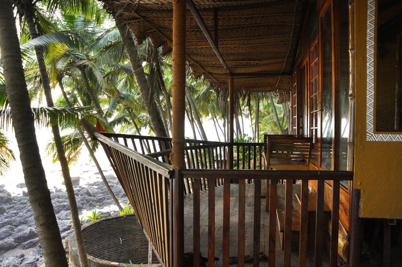 Belantara Beach Front Hotel Vengurla Kültér fotó